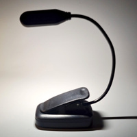 Lampe de chevet moderne flexible et réglable, mini lampe LED en acrylique à une couleur, alimentée par piles AAA, lampe de bureau à clipser pour la lecture dans la chambre