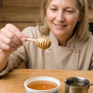 ไม้ตักน้ำผึ้งหรูหราทันสมัย เป็นมิตรกับสิ่งแวดล้อม ด้ามยาว บรรจุภัณฑ์แบบขายส่ง ปรับแต่งความจุและความหนาได้ เหมาะสำหรับกลับไปโรงเรียน - Product Image 1