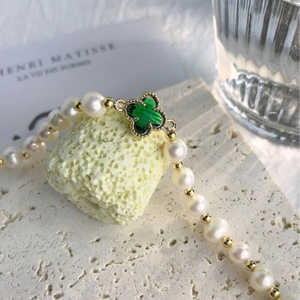 กำไลข้อมือ WENCHI รุ่น Green Leaf Petal สำหรับผู้หญิง คอลเลคชั่นฤดูร้อน ประดับมุกน้ำจืด 5-6 มม. น้ำหนัก 30 กรัม เครื่องประดับสไตล์ Mori ใหม่และเป็นธรรมชาติ - Product Image 2