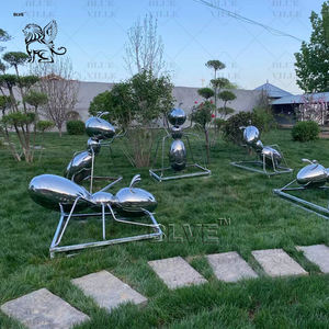 Statua di Mucca in Metallo per Decorazione Villa BLVE, Design Moderno, Scultura Geometrica di Toro in Acciaio Inossidabile Rosso - Product Image 4