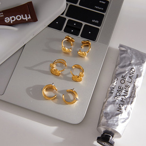 Pendientes de clip en forma de corazón, chapados en oro de 18 quilates, de acero titanio, pendientes de moda para mujer, accesorios de joyería. - Product Image 4