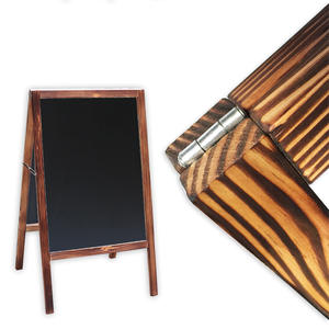 Tableau noir rustique en bois en forme de A sur pied - Product Image 1