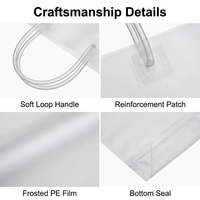 Sac en plastique givré personnalisé avec logo de marque et poignée souple pour boutique de vêtements, magasin de cosmétiques, emballage de vente au détail