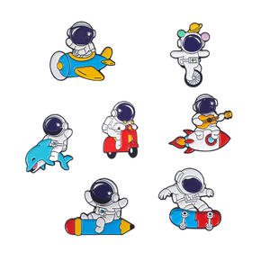 <span class=keywords><strong>Badge</strong></span> Métallique Gengar Créatif Unique et Amusant, <span class=keywords><strong>Pikachu</strong></span> avec Impression Numérique et Gravure, Accessoire d'Aventure avec Style - Product Image 2