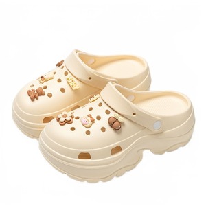 Sandales respirantes perforées à bout fermé pour femmes, été 2024, EVA, semelle épaisse, plage, confortables, anti-odeurs, antidérapantes - Product Image 1