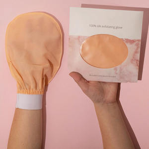 Vente en gros de gant de bain double face en soie de gommage magique gant de bain en soie 100% gant exfoliant en pure soie de mûrier - Product Image 5