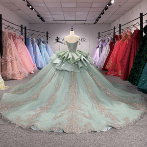 1561 Impresionante Vestido de Gala Verde Menta con Lentejuelas y Cristales, Escote Corazón, Cola Capilla, Vestido de Fiesta de Quinceañera para Mujer - Product Image 4