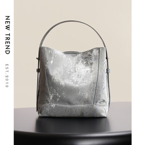 High-End <b>Women's</b> Genuine <b>Leather</b> Crossbody <b>Bag</b> Large Capacity Bucket Style with Zipper Closure Solid Color for Commuting <b>Laptop</b> - Product Image 2