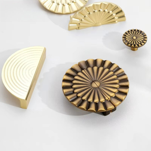 Tiradores pequeños semicirculares de bronce para armarios, cajones y puertas de guardarropas, herrajes arquitectónicos simétricos para sala de estar - Product Image 1