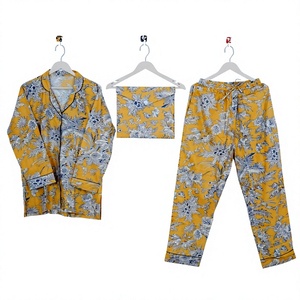Ensemble de pyjama en satin à imprimé floral pour femmes, 3 pièces, manches longues, col cranté, pantalon, vêtements de détente pour dormir - Product Image 1