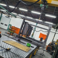 Table de soudage 3D robuste D28 avec outillage modulaire et accessoires de serrage pour la fabrication industrielle de l'acier