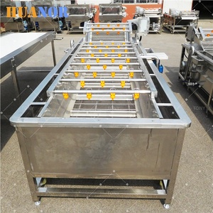 Attrezzatura Automatica per il Lavaggio di Cavoli, Zucche e Peperoni con Nastro Trasportatore e Bolle d'Aria, Personalizzabile da 3m, 4m, 5m - Product Image 1