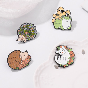 Hot Zinc Alliage Animal Broche Série Dessin Animé Mignon Hérisson Chat Modélisation Peinture Broche En Gros - Product Image 4