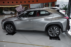 <span class=keywords><strong>Lexus</strong></span> <span class=keywords><strong>UX</strong></span> 2020 200 F SPORT Euro VI NA SUV Compacto de Segunda Mano, <span class=keywords><strong>150</strong></span>-200 CV, 200-300 Nm, CVT, 40000 km, Volante a la Izquierda, Lujo, Gasolina, Techo Solar - Product Image 3