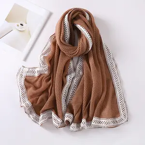 Hoge Kwaliteit Nieuwe Luxe Moslim Vrouwen Geplooide Kant Bloem Hijab Arab Malaysian Effen Kleur Chiffon Sjaal