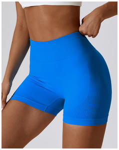 Active Wear Leggings de yoga sin costuras con fruncido en el trasero Pantalones cortos de gimnasio de nailon con patrón sólido - Product Image 2