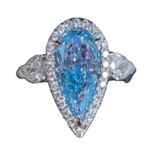 Luxurious Setting Lab-grown Diamond Pear Cut VS1 IGI SH CVD Fancy Vivid Fancy Blue Ring Engagement Ring Pave Setting