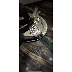 New Materials Integrated Into Traditional Manufacturing Processes Exquisite Appearance Carbon Fiber Mechanical <b>Watch</b> - Product Image 3