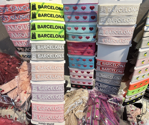 Amore Bows Bordado Barcelona Pulsera Con Borlas - Product Image 5