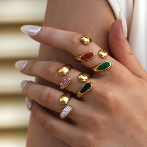 Anello Aperto in Acciaio Inossidabile Placcato Oro 18K con Zirconi, Design Semplice, Alla Moda e Personalizzato, Decorazione Artigianale - Product Image 2