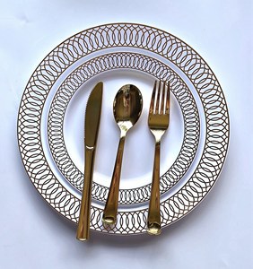 Ensemble de vaisselle en plastique jetable, assiettes de présentation avec motif de fleurs fantaisie, estampillées en or, écologiques et élégantes pour les fêtes, gratuites - Product Image 4