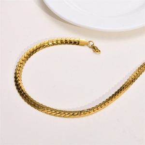 Collar de Cadena con Colgante de Acero Inoxidable para Mujer, Chapado en Oro de 18k, Estilo Moderno, XRJewelry, para Aniversario, Venta al Por Mayor - Product Image 3