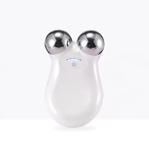 Vendedor caliente Dispositivo de ajuste facial Mini Microcorriente Rejuvenecimiento <span class=keywords><strong>Spa</strong></span> Venta al por mayor Masajeador eléctrico Recargable Portátil - Product Image 1