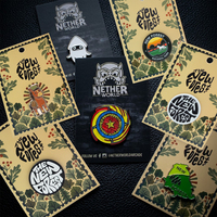 Badges métalliques écologiques plaqués argent, personnalisables avec votre propre logo, épingles en émail dur ou souple, design antique, fabriquées sur mesure
