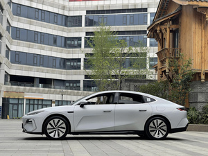 2024 voiture de luxe chinoise Geely galaxy <span class=keywords><strong>E8</strong></span> longue portée 210 km/h Rwd voiture électrique d'occasion Geely galaxy <span class=keywords><strong>E8</strong></span> - Product Image 5