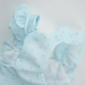 ชุดกระโปรงดอกไม้สำหรับสัตว์เลี้ยงแบบขายส่ง ตกแต่งกลีบดอกไม้ 3 มิติ สายรัดลูกไม้แบบไม่มีแขน กระโปรงผ้าทูลหลายชั้นฟูฟ่อง พร้อมห่วงรูปตัว D สำหรับสุนัข - Product Image 6