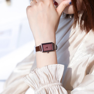 Reloj de Pulsera Cuadrado Compacto y Elegante para Mujer, con Correa de Cuero, Resistente al Agua, de Cuarzo - Product Image 5