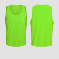 Bavoirs d'entraînement de football à prix réduit Gilet de football personnalisé et coloré de haute qualité pour hommes