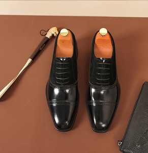 Chaussures pour hommes en cuir pleine fleur, chaussures habillées en cuir verni, chaussures classiques pour hommes en cuir véritable à trois points de couture - Product Image 1