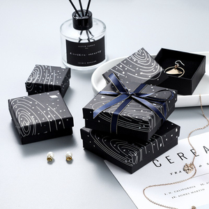 Boîtes à bagues noires ciel étoilé, en carton, velours, mousse, emplacements à bijoux, vente en gros, 10 pièces - Product Image 1