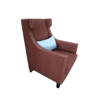 Fauteuil d'appoint de luxe vintage confortable pour hôtel, villa, avec cadre en bois et revêtement en tissu, style Wingback