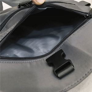 Sac bandoulière unisexe Oxford imperméable avec fermeture éclair et boucle – Tendance urbaine été 2023, petit sac à motif lettres - Product Image 2
