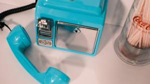 Le téléphone support rétro avec fonction téléphonique réelle améliore la décoration intérieure avec de beaux appareils électroniques grand public - Product Image 5