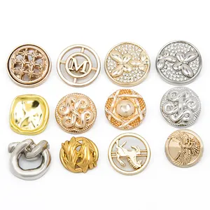 Venta al por mayor de lujo de oro logotipo de la marca de ropa personalizada de metal cúpula lana botón señoras traje botones