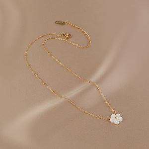 Gargantilla minimalista chapada en oro <span class=keywords><strong>de</strong></span> 18 quilates para mujer, collar diario <span class=keywords><strong>de</strong></span> perlas <span class=keywords><strong>de</strong></span> agua dulce, joyería para fiesta y boda, regalo para damas <span class=keywords><strong>de</strong></span> honor - Product Image 4