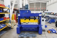 Machine de formage à rouleaux pour panneaux de revêtement de sol Bondeck