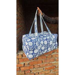 กระเป๋าผ้าดัฟเฟิลผ้าฝ้ายลายควิลท์ ทำมือ ทันสมัย น้ำหนักเบา ทนทาน ลายพิมพ์บล็อกแบบดั้งเดิม เหมาะสำหรับการเดินทางช่วงสุดสัปดาห์ - Product Image 3