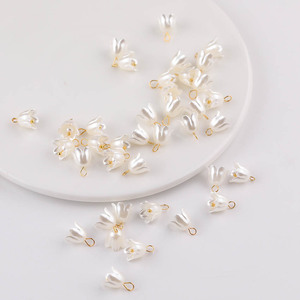 Breloques en forme de fleur avec perles d'imitation, feuilles pour accessoires de bijoux DIY, ornements pour bracelets et colliers, pendentifs feuilles tendance pour femmes - Product Image 3
