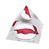 Großhandel Klare Volkskunst-Uhren Geschenk Briefbeschwerer Souvenir Pyramide Schöne Geschenkbox Maßgefertigtes Viereckiges Glas-Kristall Europa