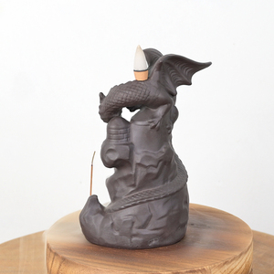 Cascada Cono de incienso Dos dragones se miran Quemador de incienso de reflujo de cerámica - Product Image 3