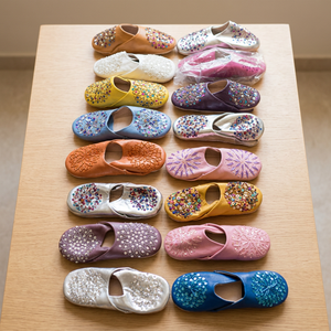 Sandalias de Cuero Genuino Bordadas para Mujer, con Punta en Pico, Ligeras, Transpirables, para Todas las Temporadas, Suaves, para Interiores - Product Image 4