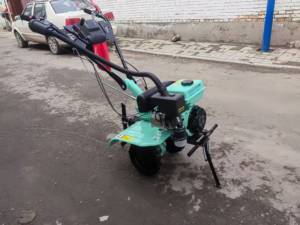 Petit motoculteur multifonctionnel portatif à <span class=keywords><strong>lame</strong></span> à changement rapide <span class=keywords><strong>pour</strong></span> travaux flexibles sur les montagnes et les terrasses – Machine de culture rotative - Product Image 4