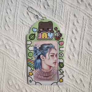 Porta Tarjetas de Crédito y Photocards de Kpop Personalizado con Material de PVC Transparente y Llavero - Product Image 3