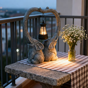Scultura in Resina a Forma di Cuore con Tromba di <span class=keywords><strong>Elefante</strong></span>, Alimentata a Energia Solare, Elefanti Gemelli Grigi con Lanterna, Decorazione <span class=keywords><strong>da</strong></span> <span class=keywords><strong>Giardino</strong></span> in Stile Nordico per Matrimoni - Product Image 1