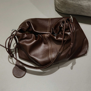 Sac fourre-tout souple en cuir <span class=keywords><strong>de</strong></span> vachette grande capacité, style vintage minimaliste, tendance, pour femme professionnelle, idéal pour le quotidien et les trajets. - Product Image 5