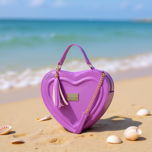 Bolso de Mano de Cuero Sintético con Forma de Corazón para Mujer, Marca Fana, Color Lavanda, con Correa de Cadena, Estilo Lujoso, Ideal para la Playa - Product Image 2